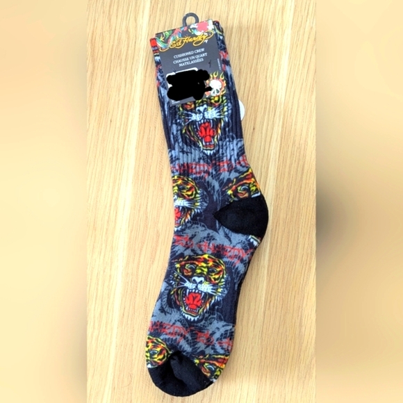 NWT Ed Hardy Cushioned Crew Socks Skulls, Tigers, Roses/Corps Black & Grey Plain - Picture 11 of 16